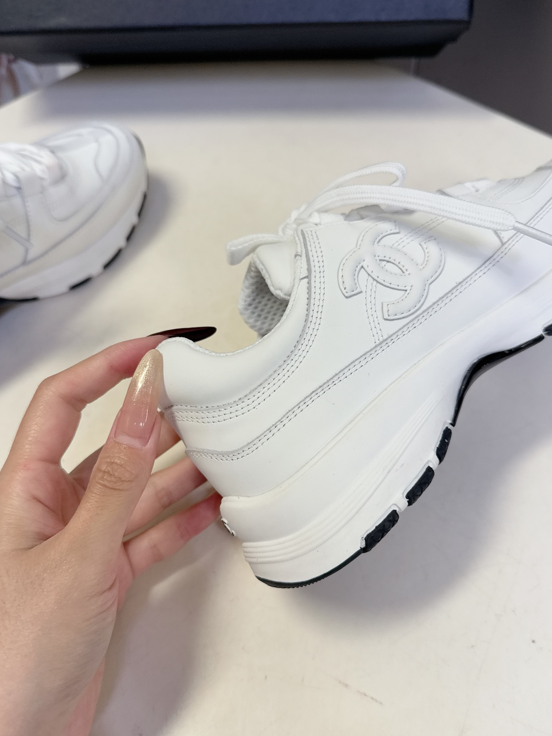 CHANEL香奈儿最新款双C休闲鞋 运动鞋 超多明星时尚博主种草 超级推荐这一季的运动鞋真的绝美啊 实在