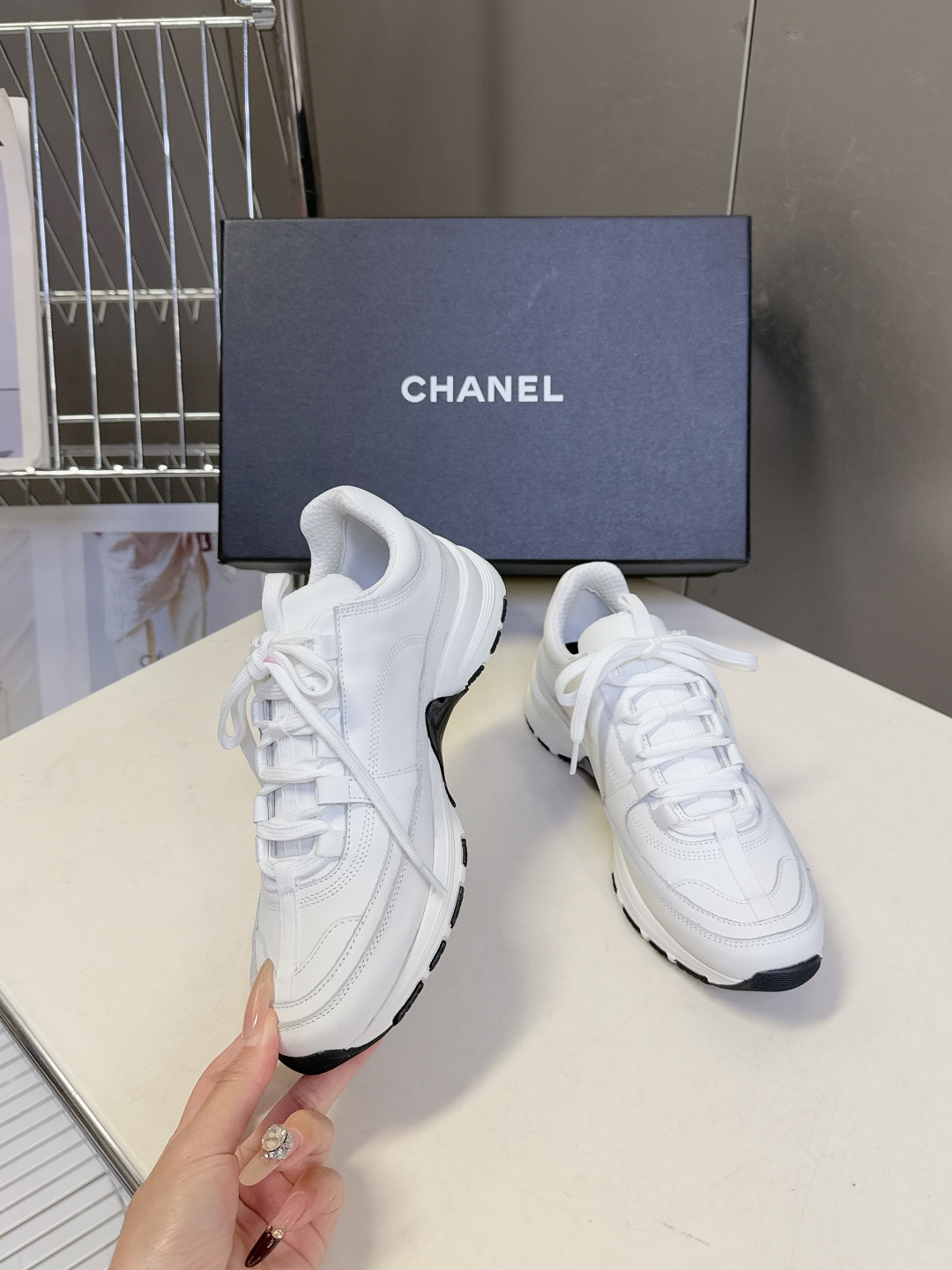 CHANEL香奈儿最新款双C休闲鞋 运动鞋 超多明星时尚博主种草 超级推荐这一季的运动鞋真的绝美啊 实在