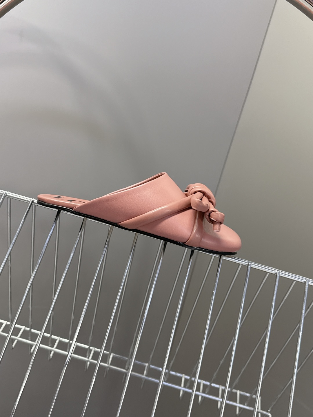 LOEWE罗意威2026春夏最新款蝴蝶结拖鞋 超多明星时尚博主种草 夏天必备 大爆款‼️已经被它的美貌折