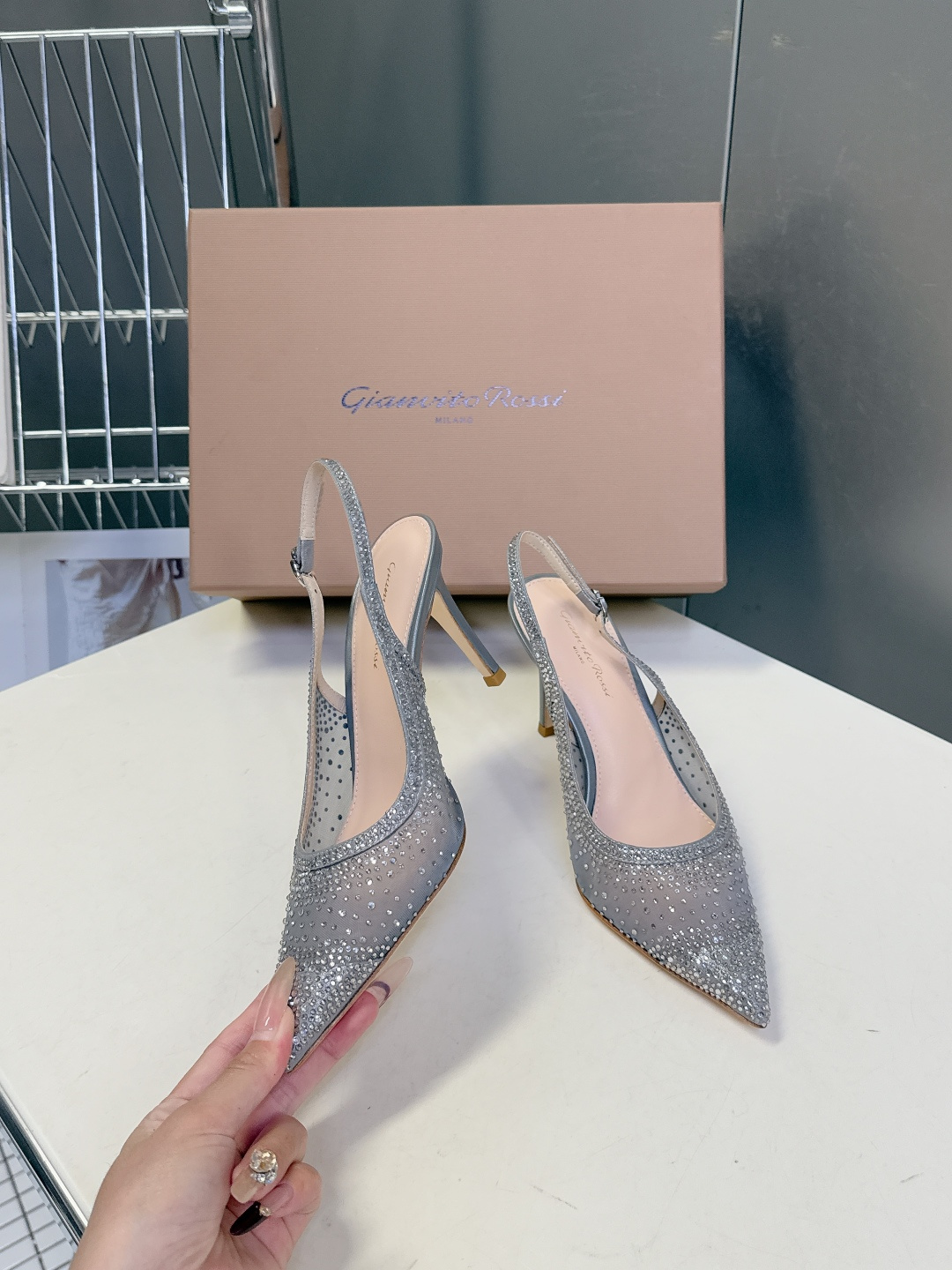 吉安维托·罗西Gianvito rossi 春夏最新款水晶鞋 仙女鞋 超多明星网红种草 鞋面进口高透气网