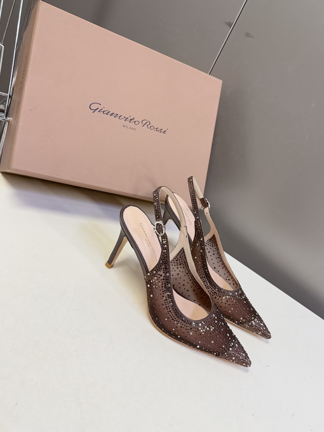 吉安维托·罗西Gianvito rossi 春夏最新款水晶鞋 仙女鞋 超多明星网红种草 鞋面进口高透气网