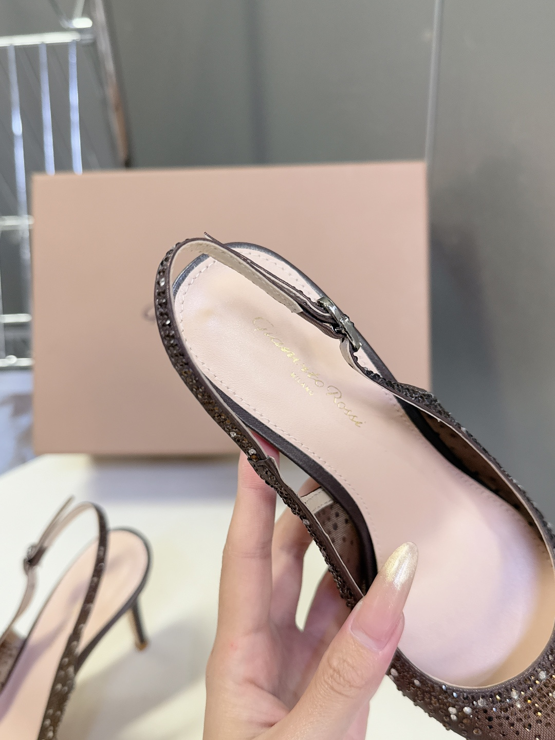 吉安维托·罗西Gianvito rossi 春夏最新款水晶鞋 仙女鞋 超多明星网红种草 鞋面进口高透气网