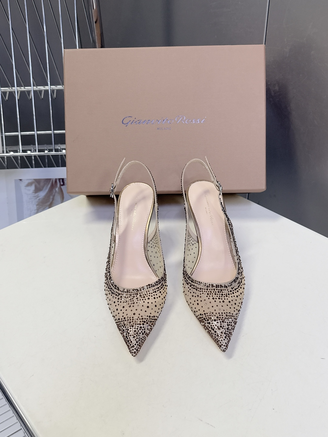 吉安维托·罗西Gianvito rossi 春夏最新款水晶鞋 仙女鞋 超多明星网红种草 鞋面进口高透气网