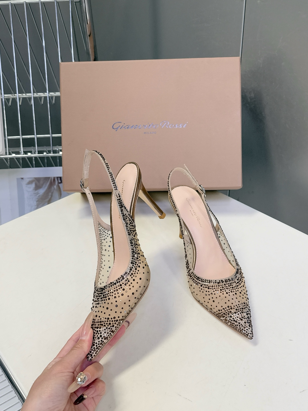 吉安维托·罗西Gianvito rossi 春夏最新款水晶鞋 仙女鞋 超多明星网红种草 鞋面进口高透气网