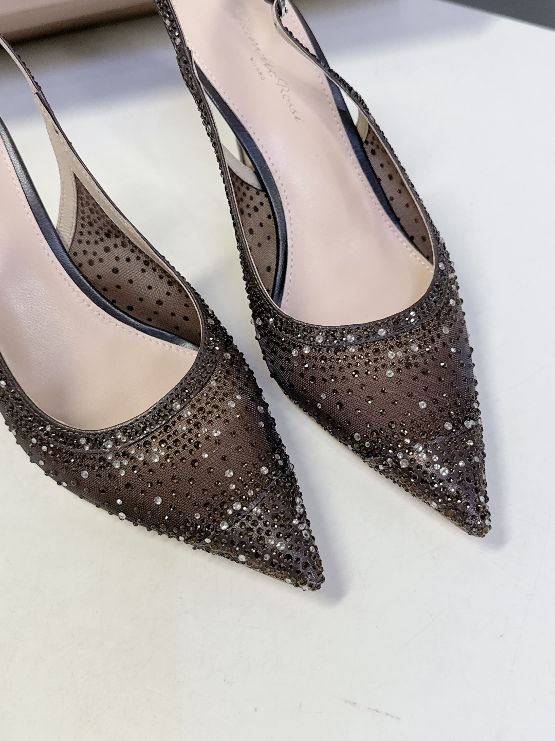 吉安维托·罗西Gianvito rossi 春夏最新款水晶鞋 仙女鞋 超多明星网红种草 鞋面进口高透气网