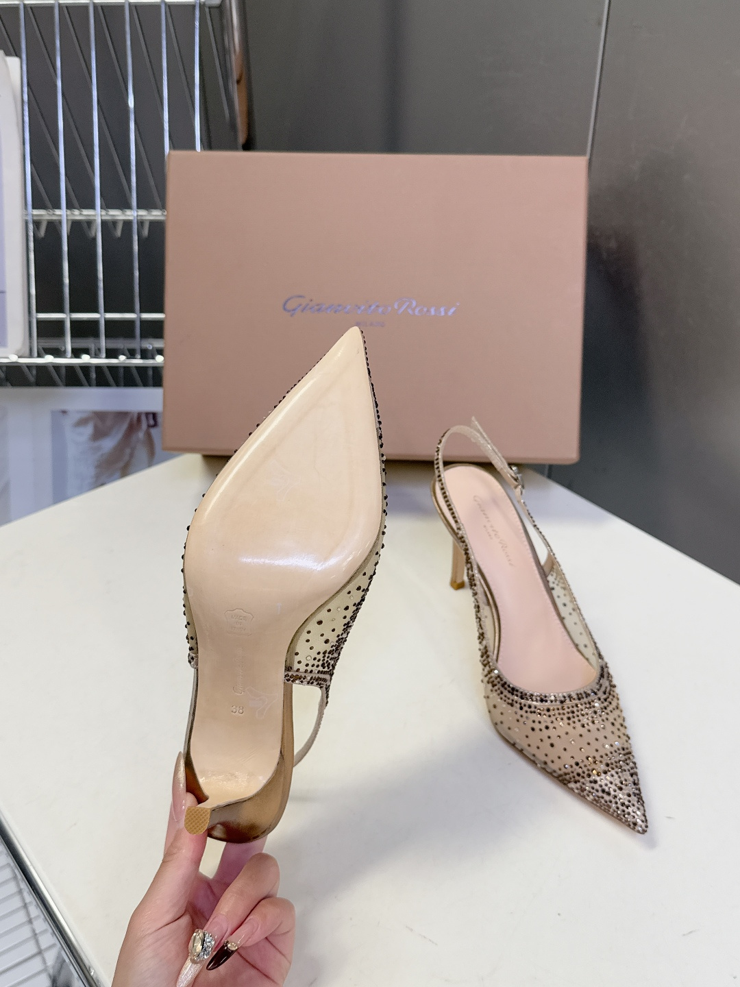 吉安维托·罗西Gianvito rossi 春夏最新款水晶鞋 仙女鞋 超多明星网红种草 鞋面进口高透气网