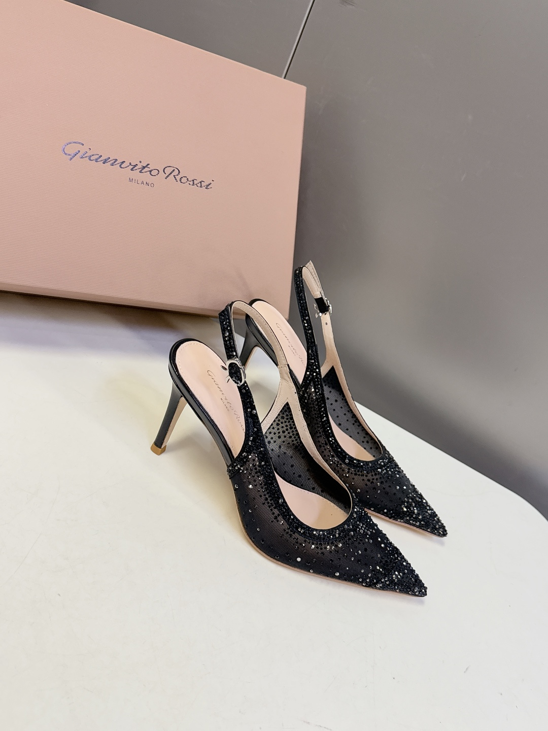 吉安维托·罗西Gianvito rossi 春夏最新款水晶鞋 仙女鞋 超多明星网红种草 鞋面进口高透气网