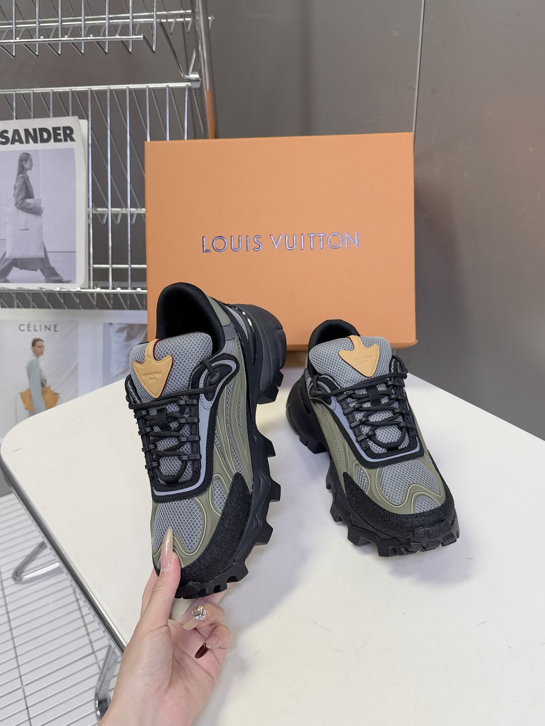 LOUIS VUITTON路易威登 驴牌春夏最新款 运动鞋 超多明星网红种草 原版购入开发 运动鞋融合网