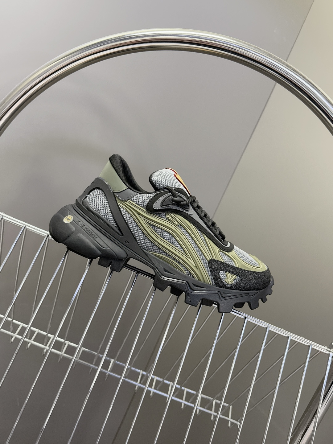 LOUIS VUITTON路易威登 驴牌春夏最新款 运动鞋 超多明星网红种草 原版购入开发 运动鞋融合网
