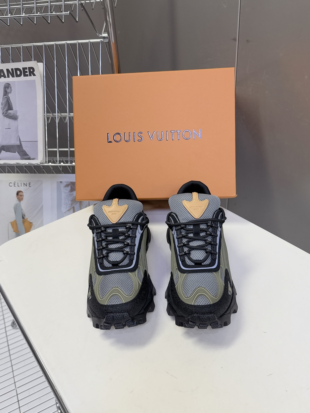 LOUIS VUITTON路易威登 驴牌春夏最新款 运动鞋 超多明星网红种草 原版购入开发 运动鞋融合网