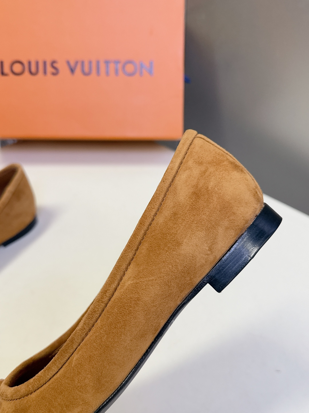 LOUIS VUITTON路易威登2026春夏最新款平底鞋 超多明星网红种草 绝对百搭的优雅气质款 经典