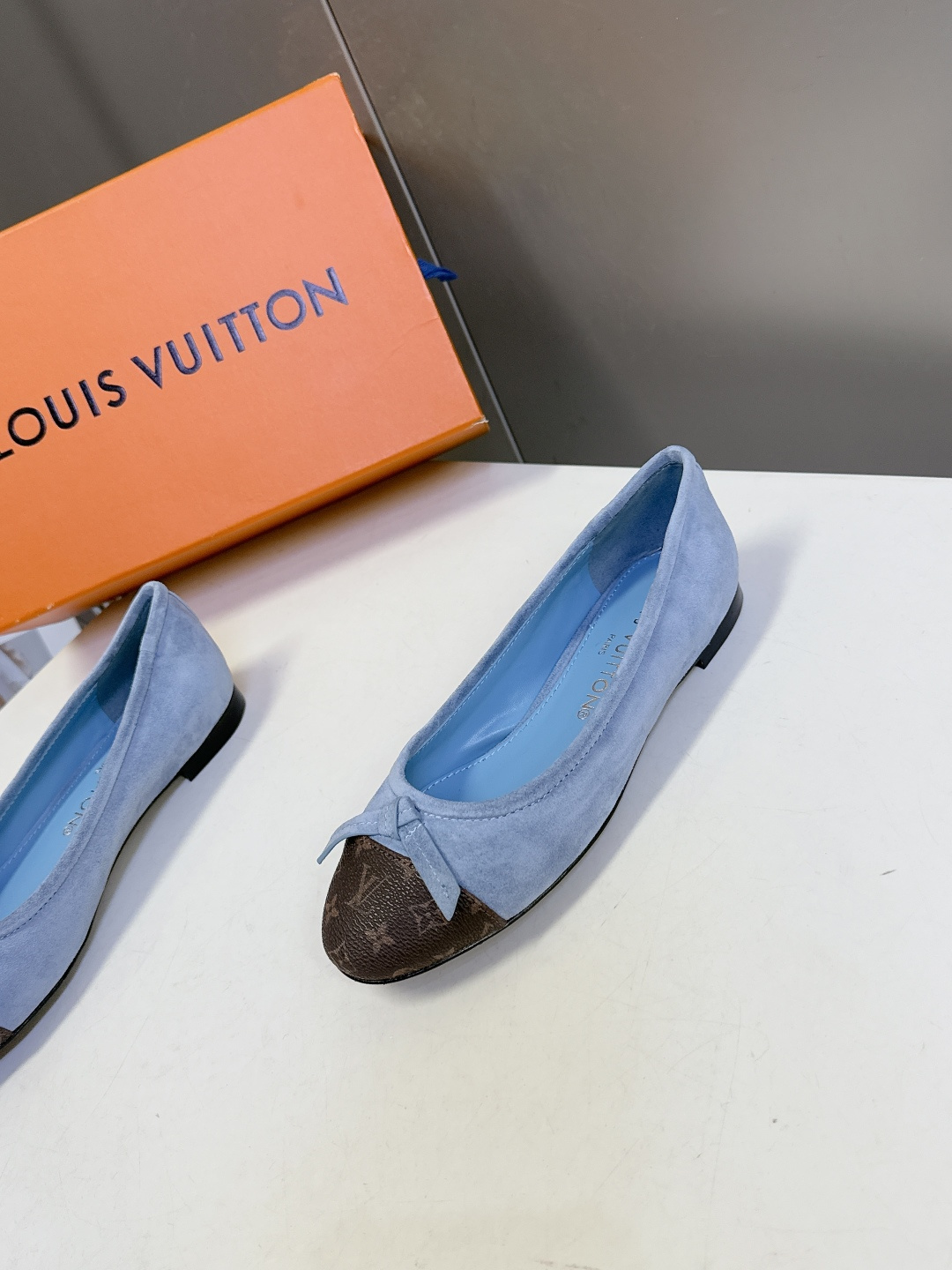 LOUIS VUITTON路易威登2026春夏最新款平底鞋 超多明星网红种草 绝对百搭的优雅气质款 经典