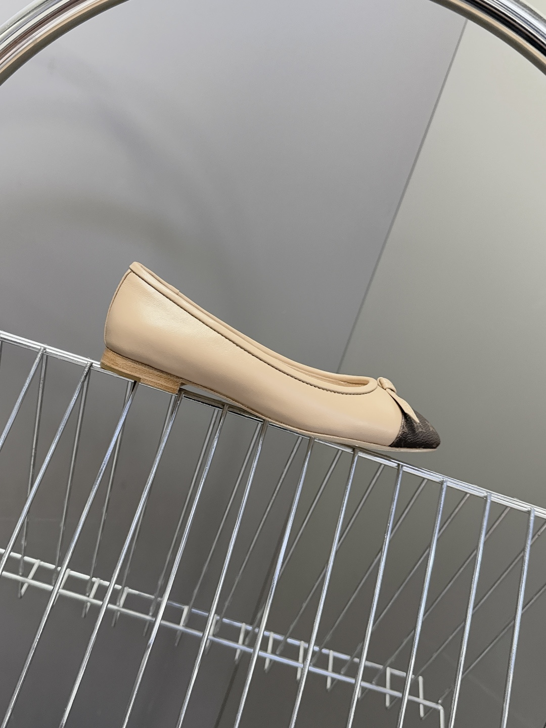 LOUIS VUITTON路易威登2026春夏最新款平底鞋 超多明星网红种草 绝对百搭的优雅气质款 经典