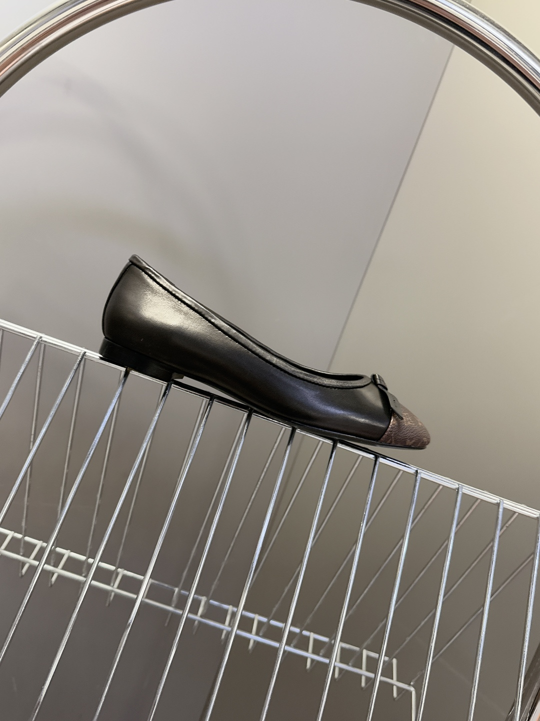 LOUIS VUITTON路易威登2026春夏最新款平底鞋 超多明星网红种草 绝对百搭的优雅气质款 经典