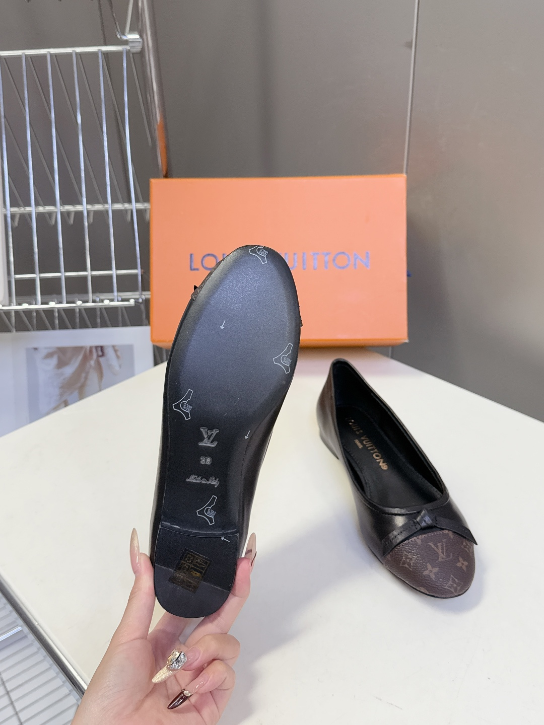 LOUIS VUITTON路易威登2026春夏最新款平底鞋 超多明星网红种草 绝对百搭的优雅气质款 经典