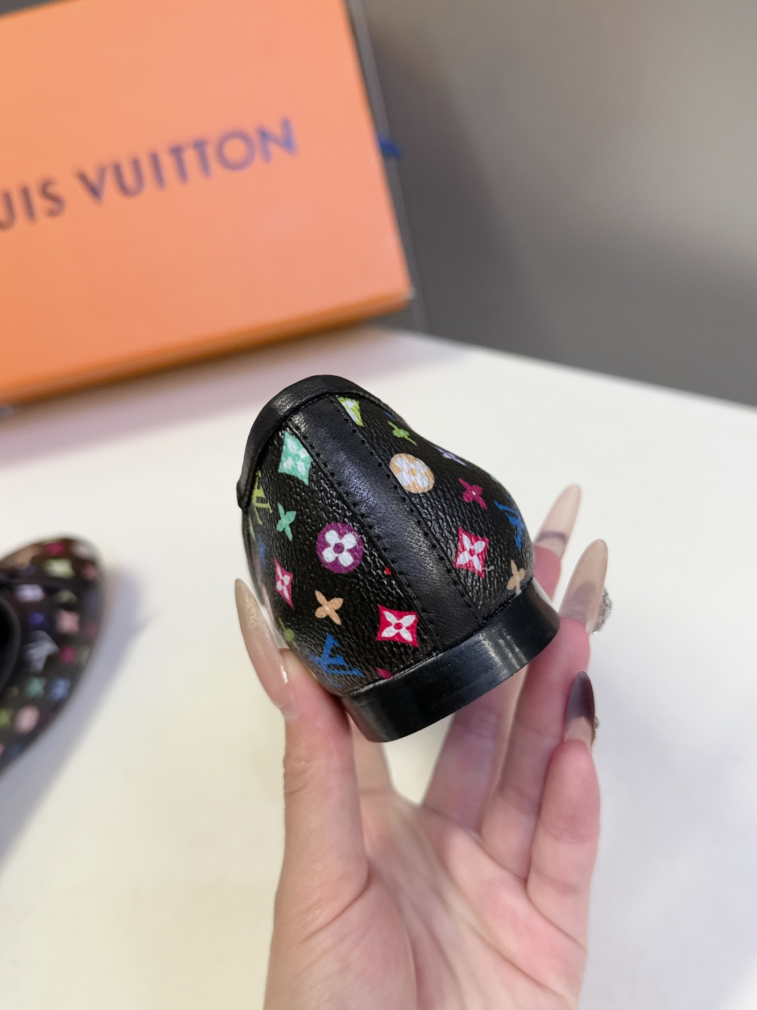 LOUIS VUITTON路易威登2026春夏最新款平底鞋 超多明星网红种草 绝对百搭的优雅气质款 经典