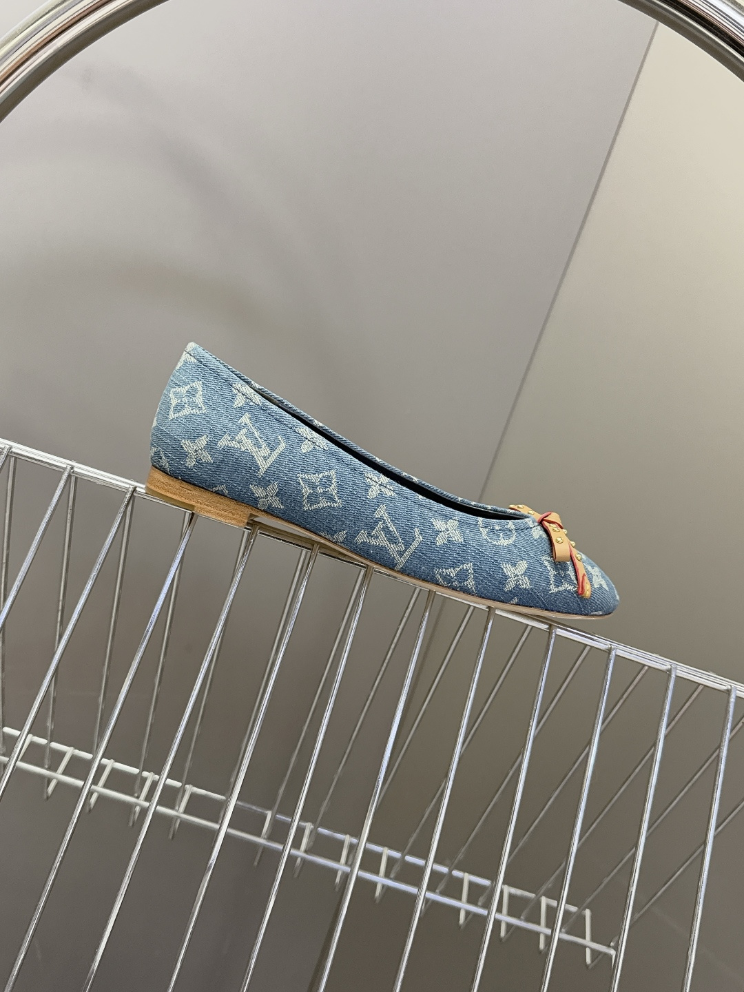 LOUIS VUITTON路易威登2026春夏最新款平底鞋 超多明星网红种草 绝对百搭的优雅气质款 经典
