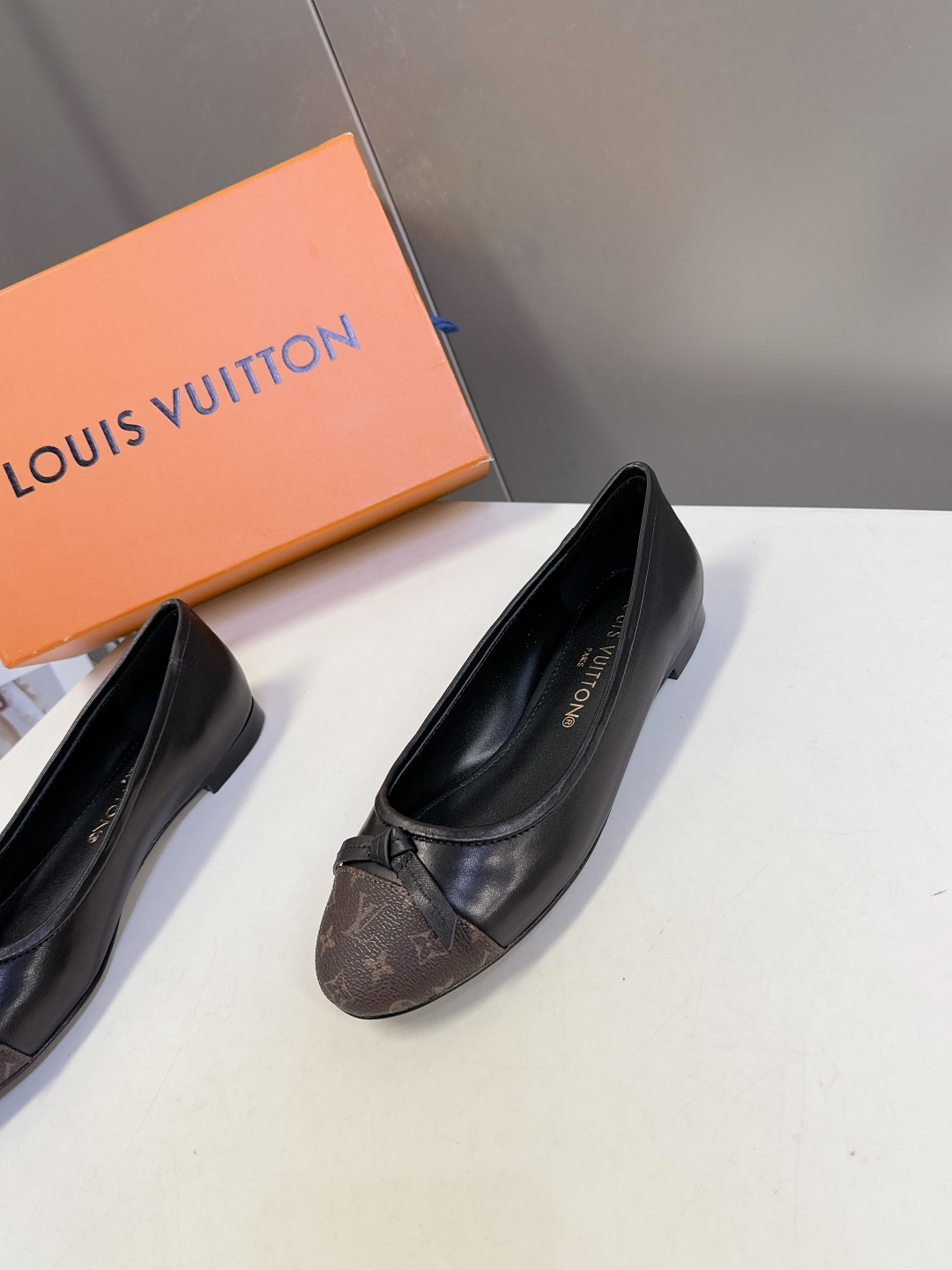 LOUIS VUITTON路易威登2026春夏最新款平底鞋 超多明星网红种草 绝对百搭的优雅气质款 经典