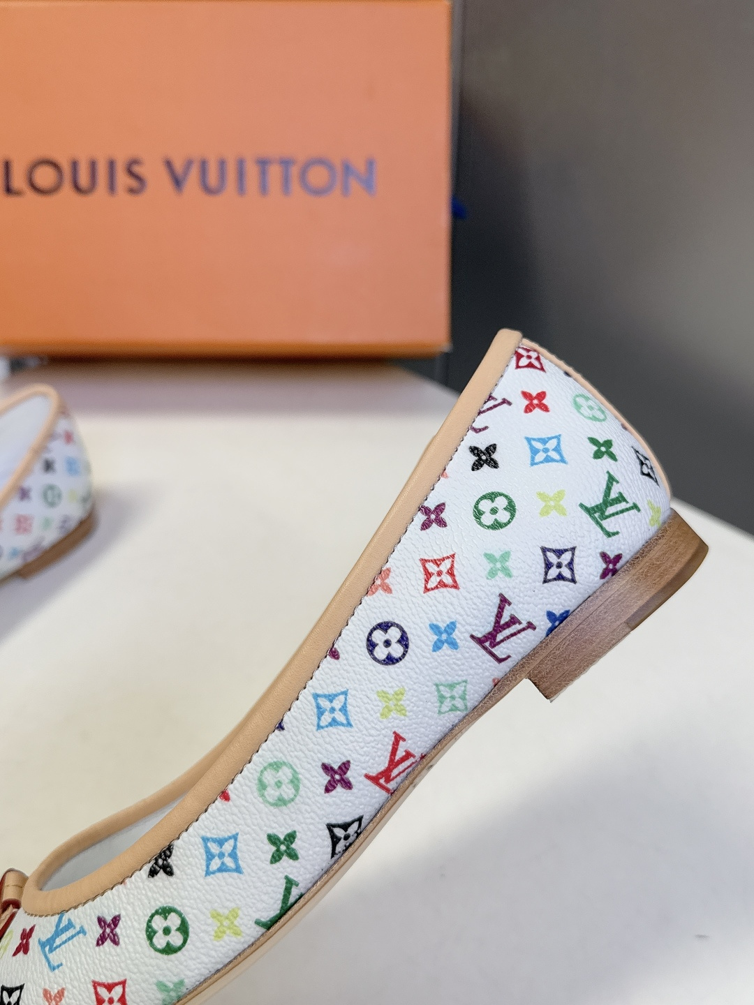 LOUIS VUITTON路易威登2026春夏最新款平底鞋 超多明星网红种草 绝对百搭的优雅气质款 经典
