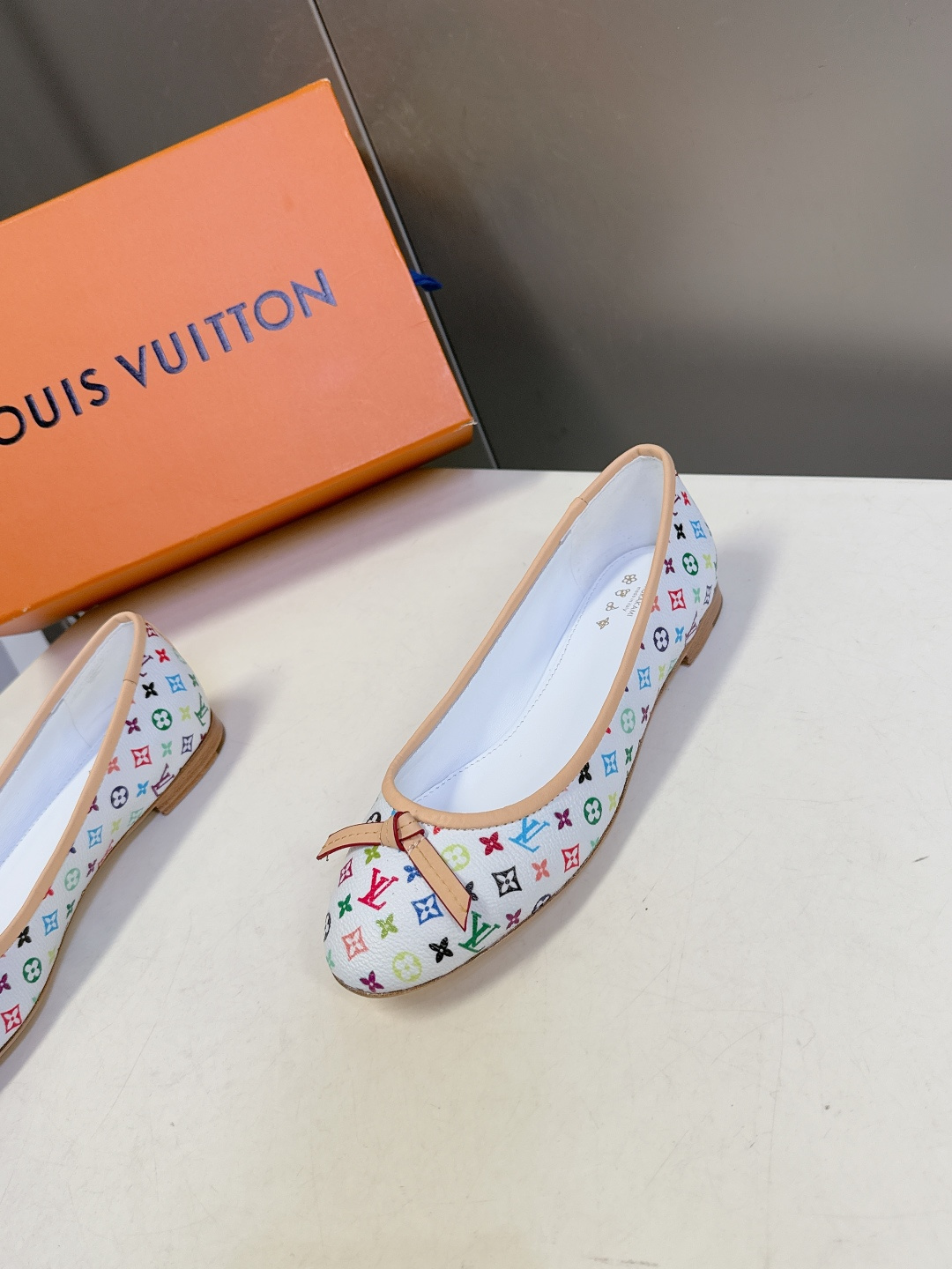 LOUIS VUITTON路易威登2026春夏最新款平底鞋 超多明星网红种草 绝对百搭的优雅气质款 经典