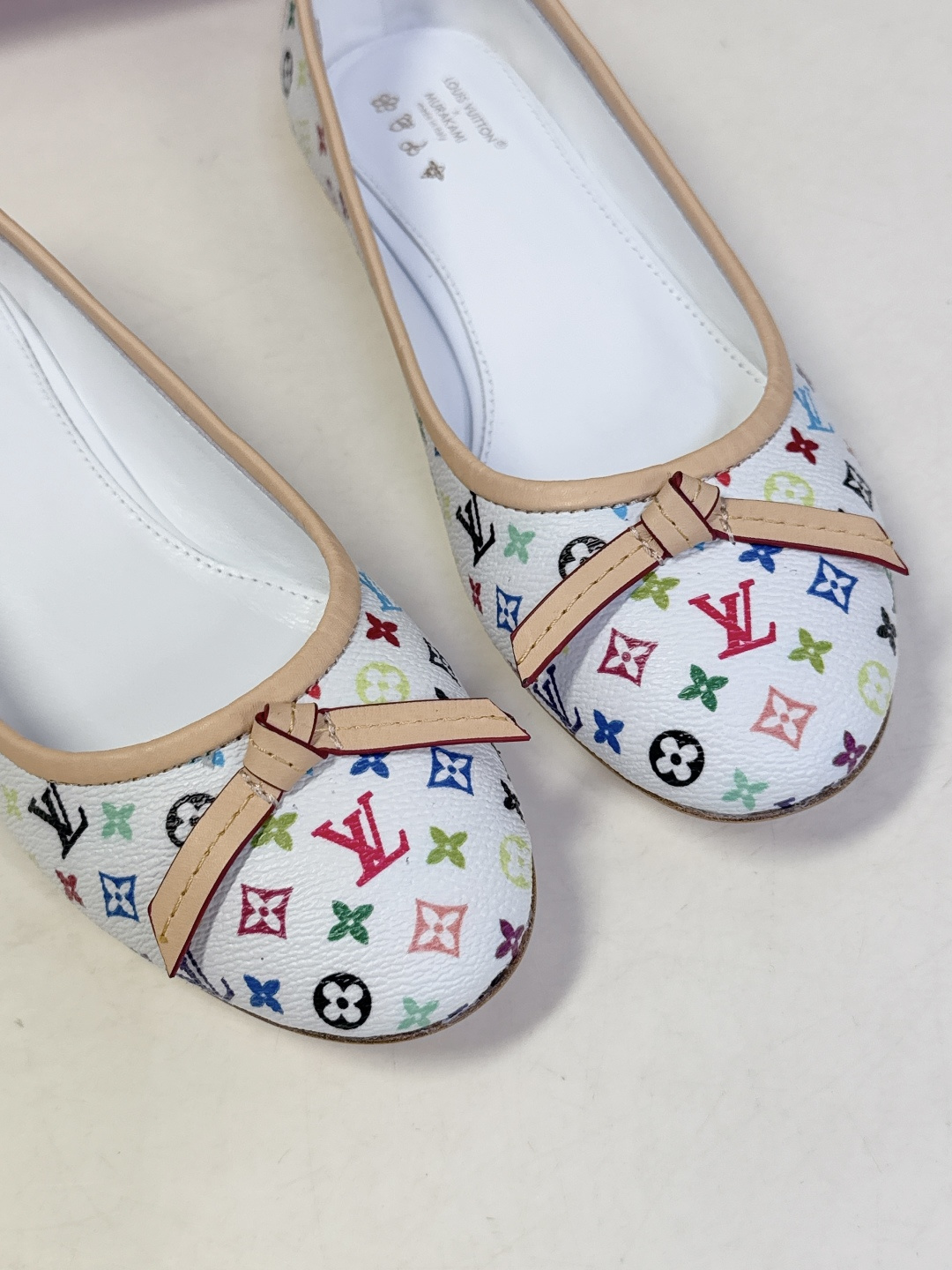 LOUIS VUITTON路易威登2026春夏最新款平底鞋 超多明星网红种草 绝对百搭的优雅气质款 经典