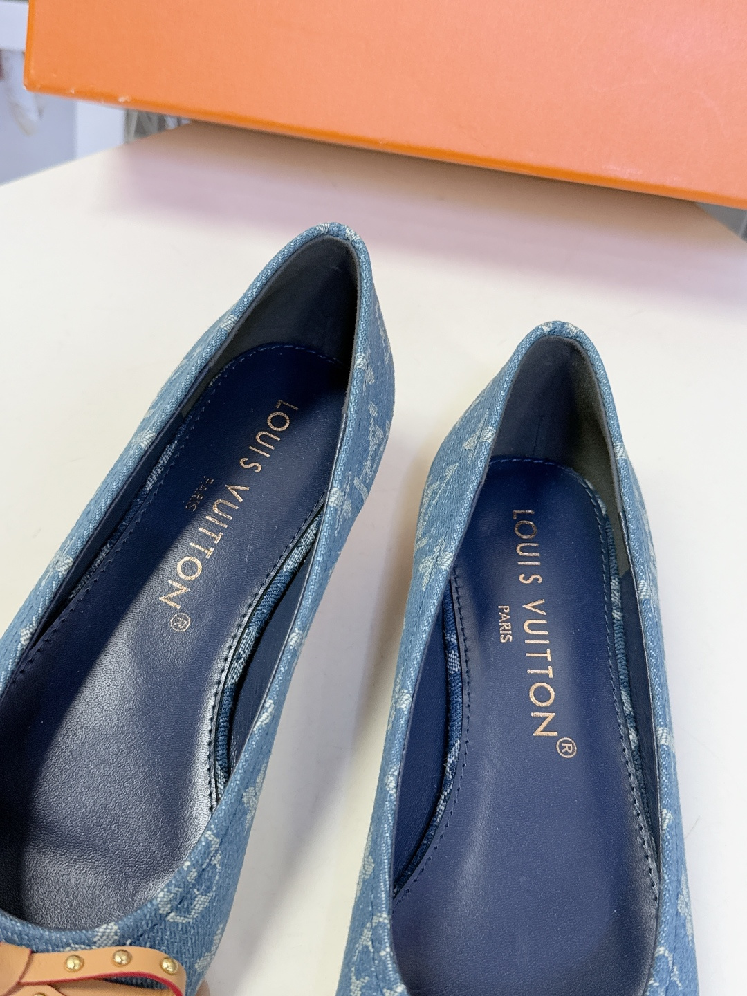 LOUIS VUITTON路易威登2026春夏最新款平底鞋 超多明星网红种草 绝对百搭的优雅气质款 经典