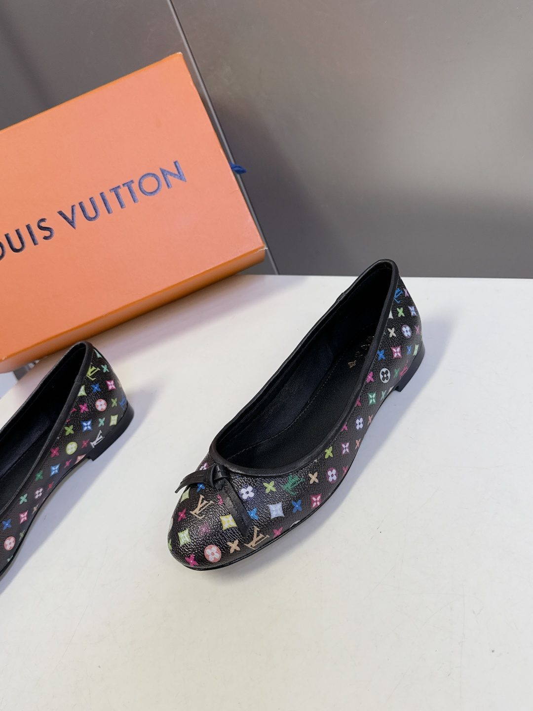 LOUIS VUITTON路易威登2026春夏最新款平底鞋 超多明星网红种草 绝对百搭的优雅气质款 经典