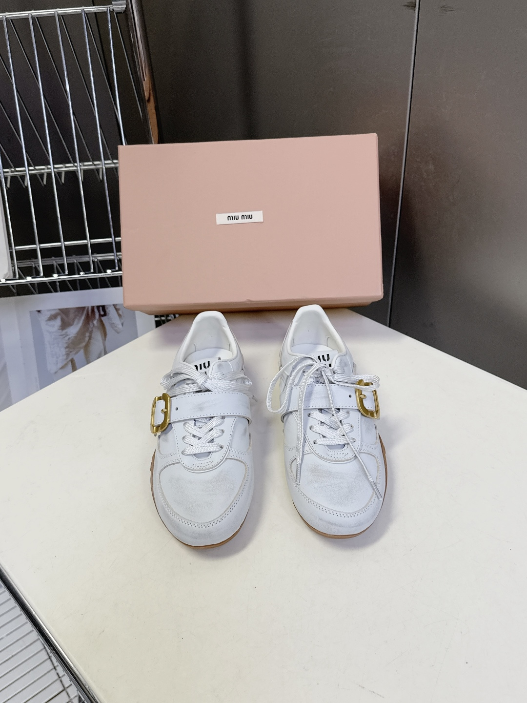 MiuMiu缪缪最新走秀款复古休闲鞋 德训鞋官方秀场出镜率最高的单品 超多明星时尚博主种草 miu系穿搭