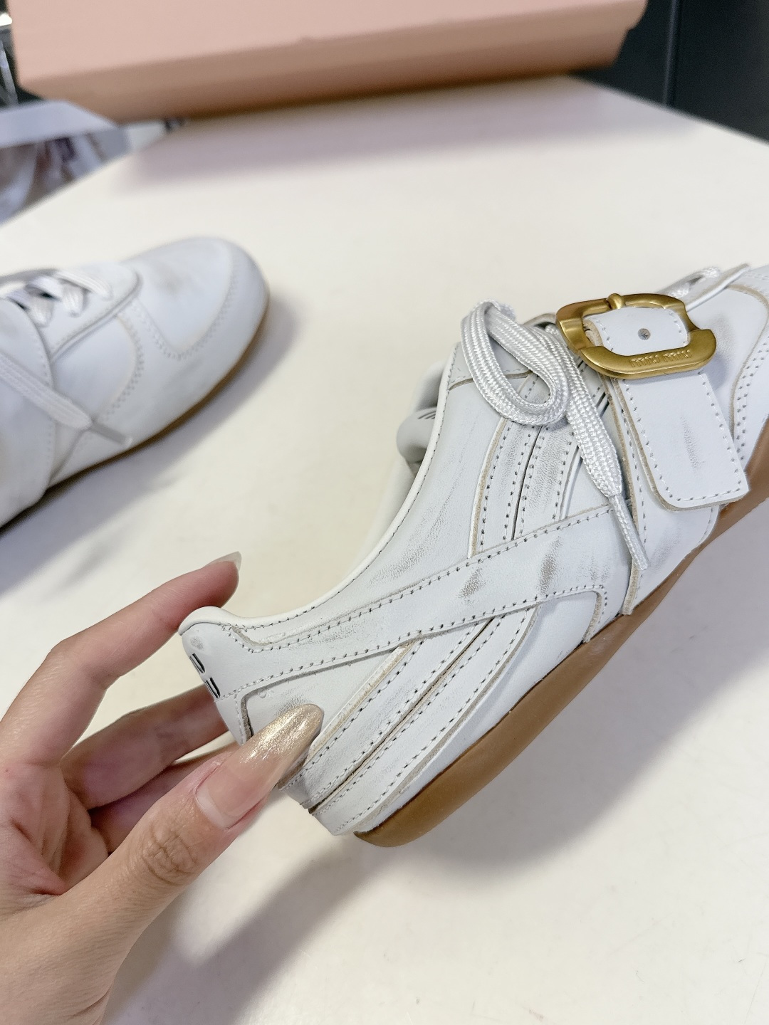 MiuMiu缪缪最新走秀款复古休闲鞋 德训鞋官方秀场出镜率最高的单品 超多明星时尚博主种草 miu系穿搭