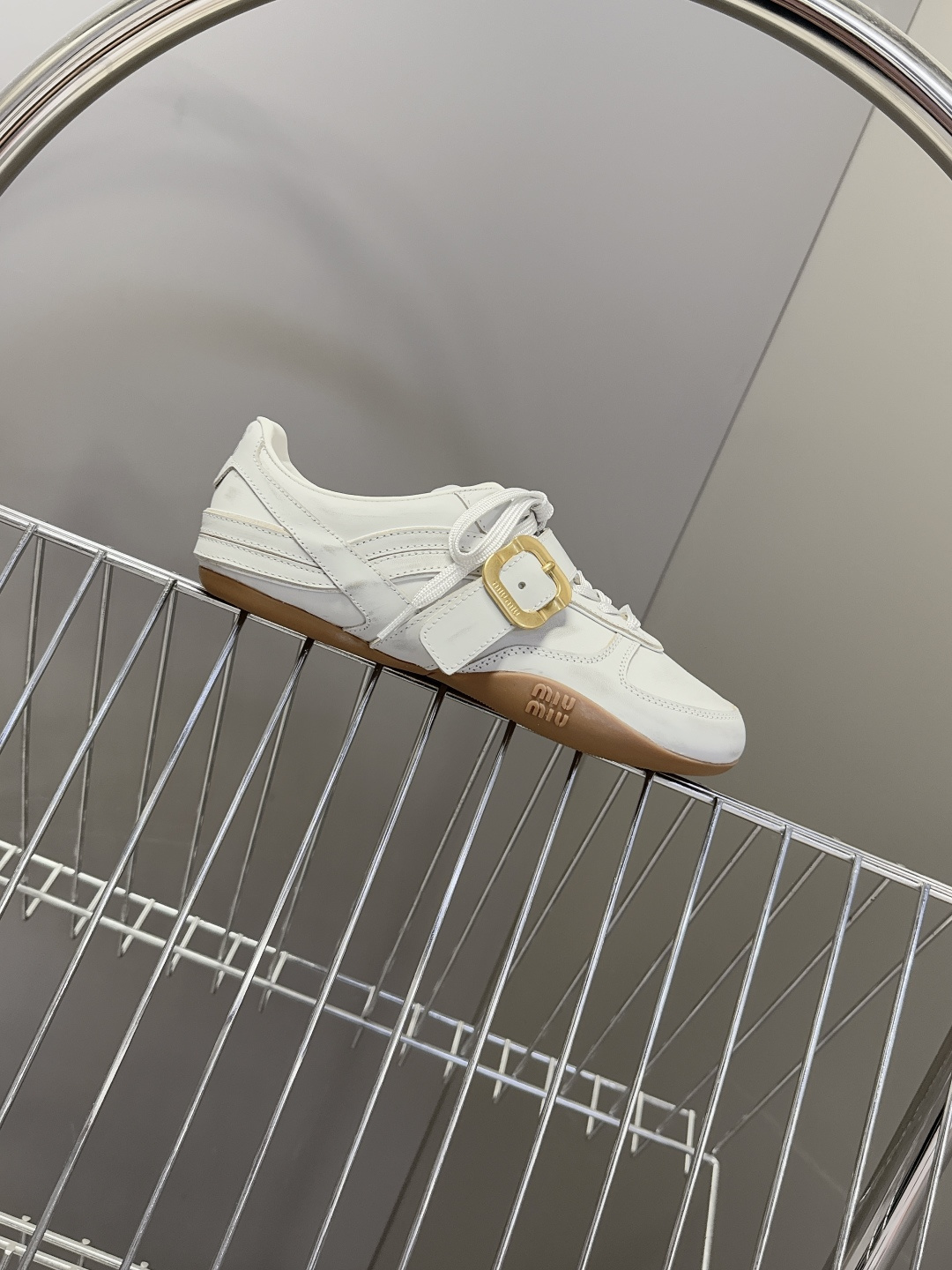 MiuMiu缪缪最新走秀款复古休闲鞋 德训鞋官方秀场出镜率最高的单品 超多明星时尚博主种草 miu系穿搭