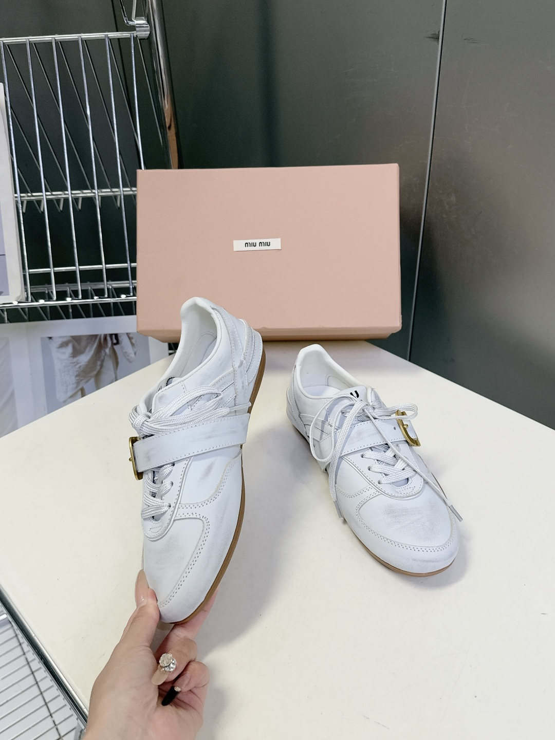 MiuMiu缪缪最新走秀款复古休闲鞋 德训鞋官方秀场出镜率最高的单品 超多明星时尚博主种草 miu系穿搭