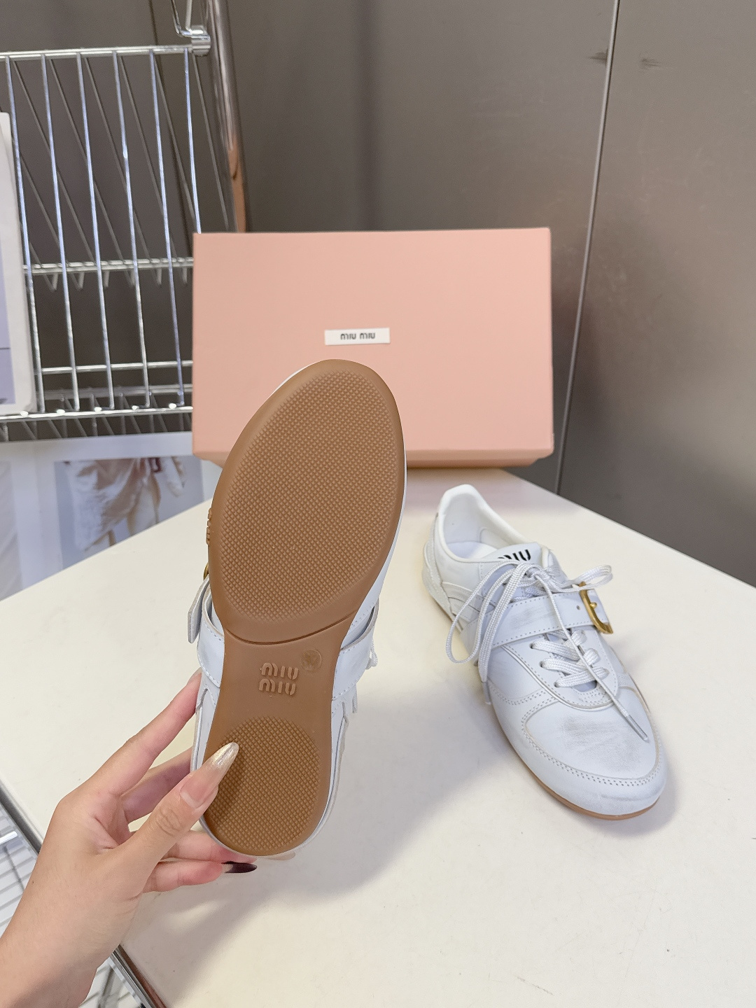MiuMiu缪缪最新走秀款复古休闲鞋 德训鞋官方秀场出镜率最高的单品 超多明星时尚博主种草 miu系穿搭
