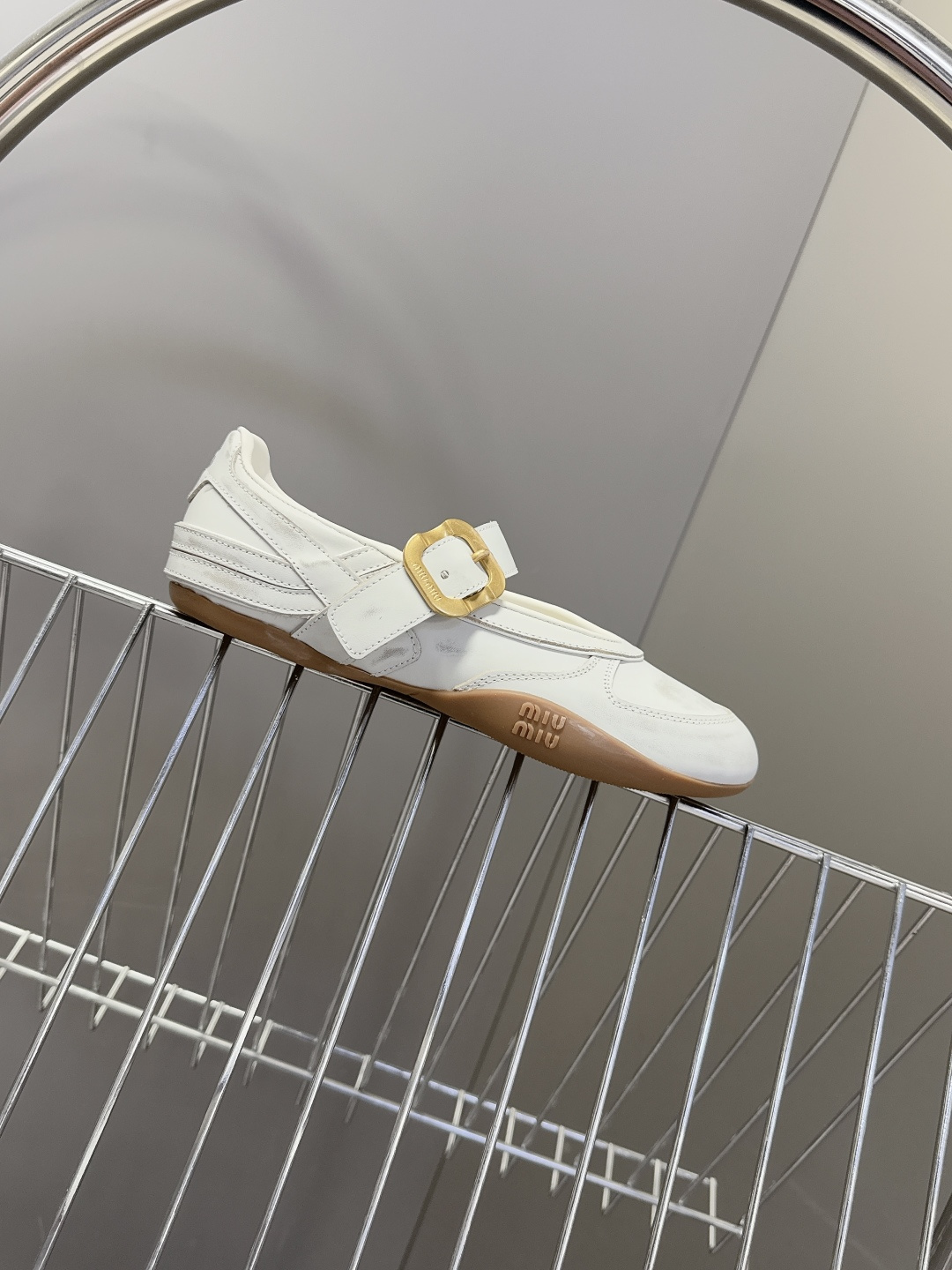 MiuMiu缪缪最新走秀款复古休闲鞋 德训鞋官方秀场出镜率最高的单品 超多明星时尚博主种草 miu系穿搭