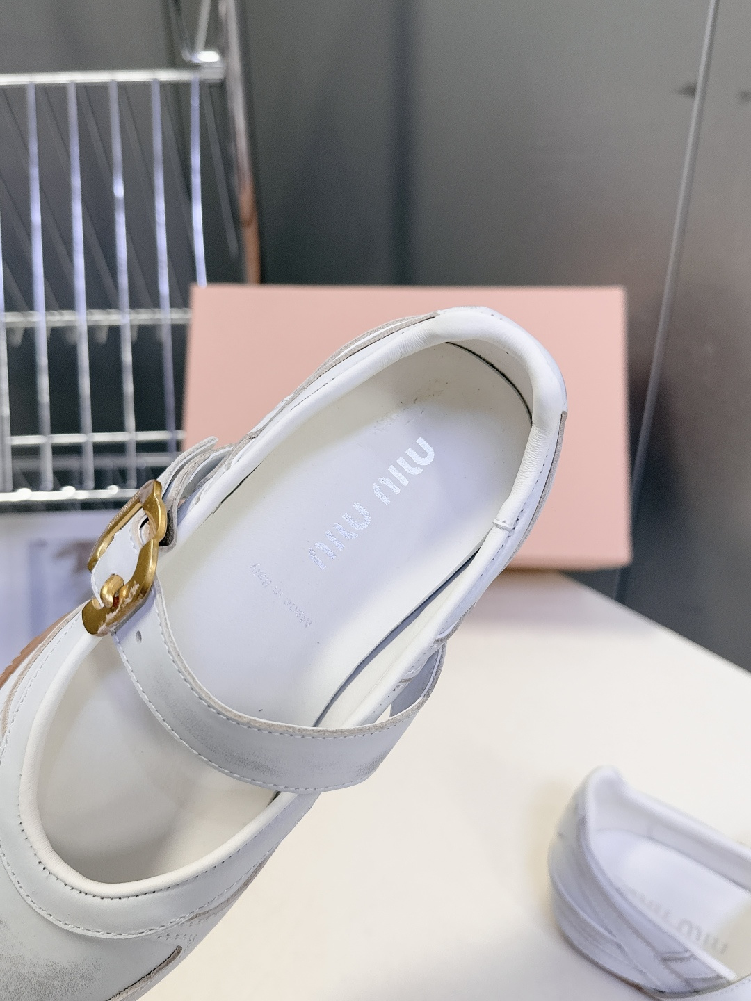 MiuMiu缪缪最新走秀款复古休闲鞋 德训鞋官方秀场出镜率最高的单品 超多明星时尚博主种草 miu系穿搭