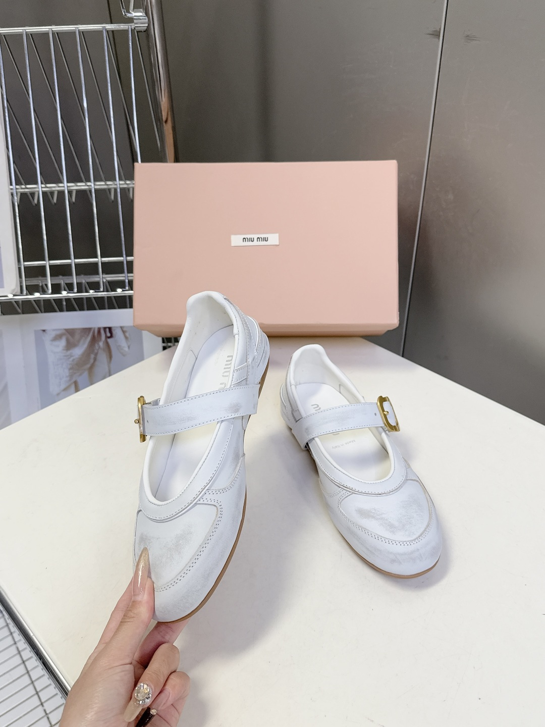 MiuMiu缪缪最新走秀款复古休闲鞋 德训鞋官方秀场出镜率最高的单品 超多明星时尚博主种草 miu系穿搭