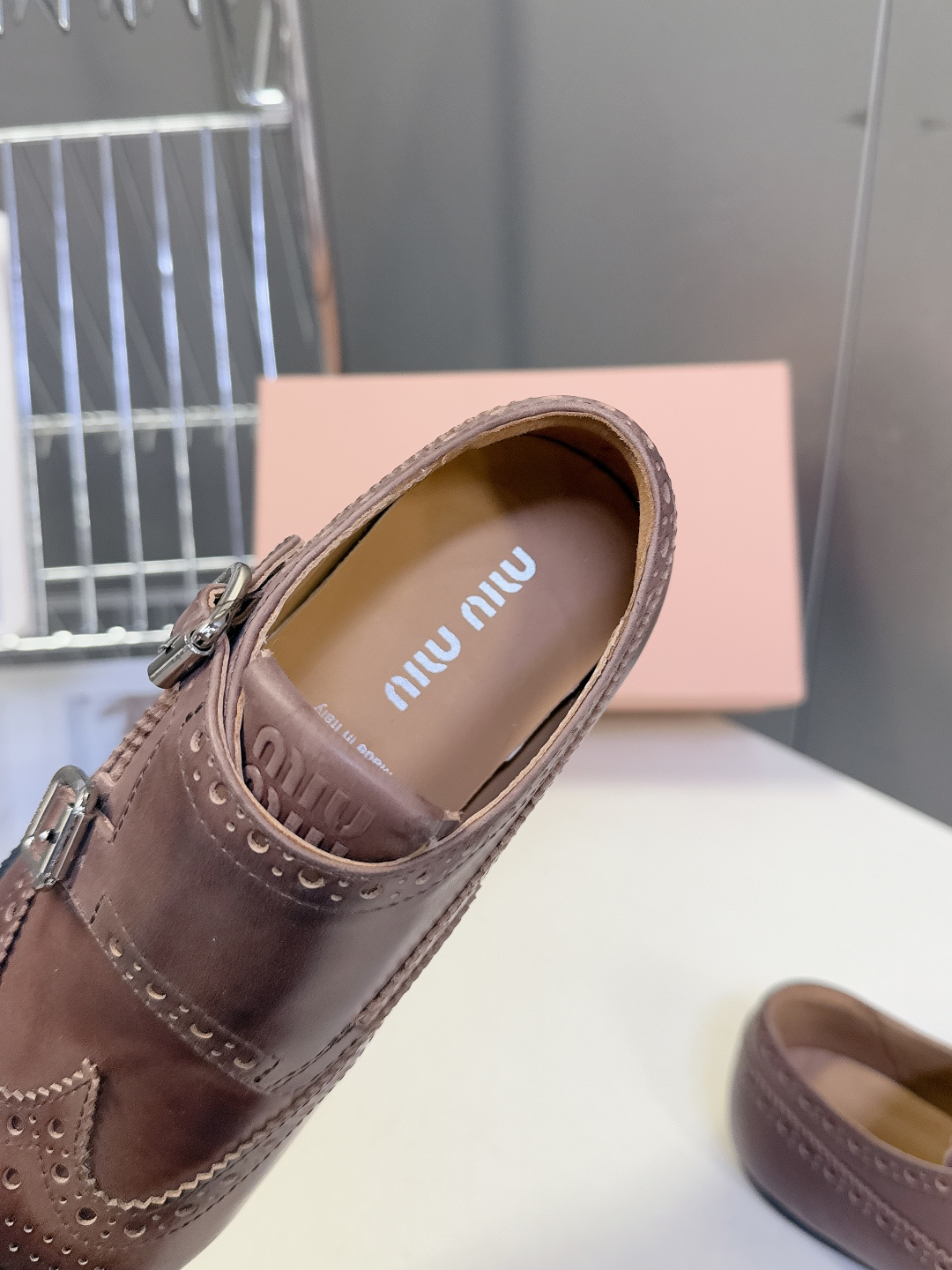 MiuMiu缪缪最新走秀款复古休闲鞋 德训鞋官方秀场出镜率最高的单品 超多明星时尚博主种草 miu系穿搭