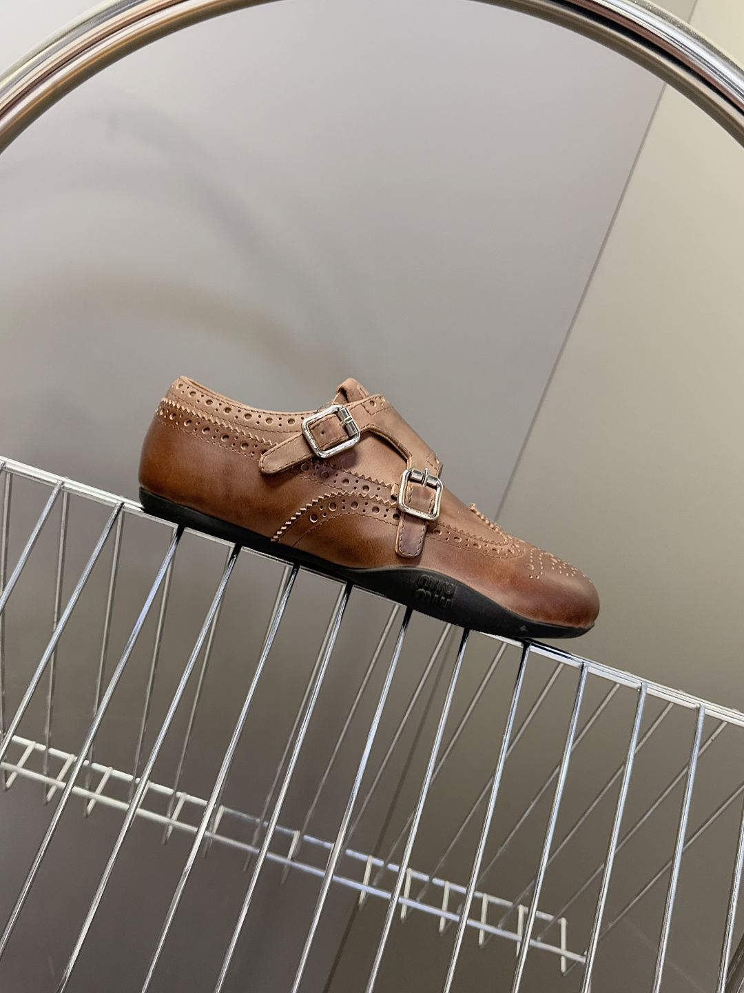 MiuMiu缪缪最新走秀款复古休闲鞋 德训鞋官方秀场出镜率最高的单品 超多明星时尚博主种草 miu系穿搭