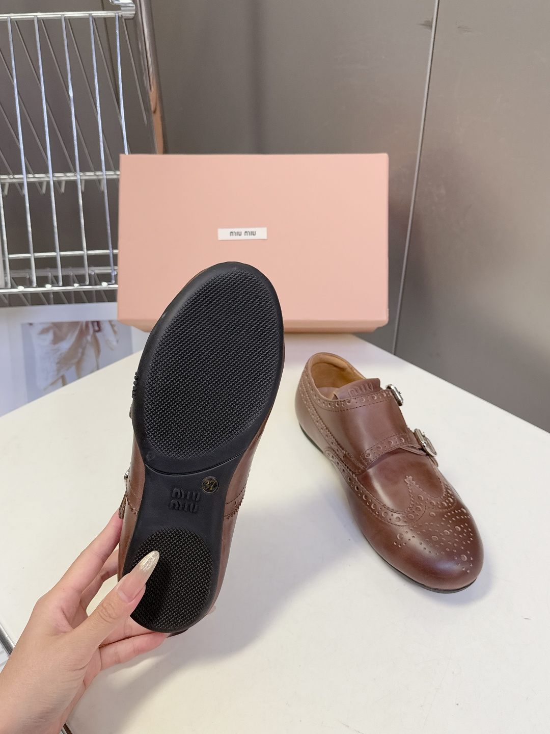 MiuMiu缪缪最新走秀款复古休闲鞋 德训鞋官方秀场出镜率最高的单品 超多明星时尚博主种草 miu系穿搭