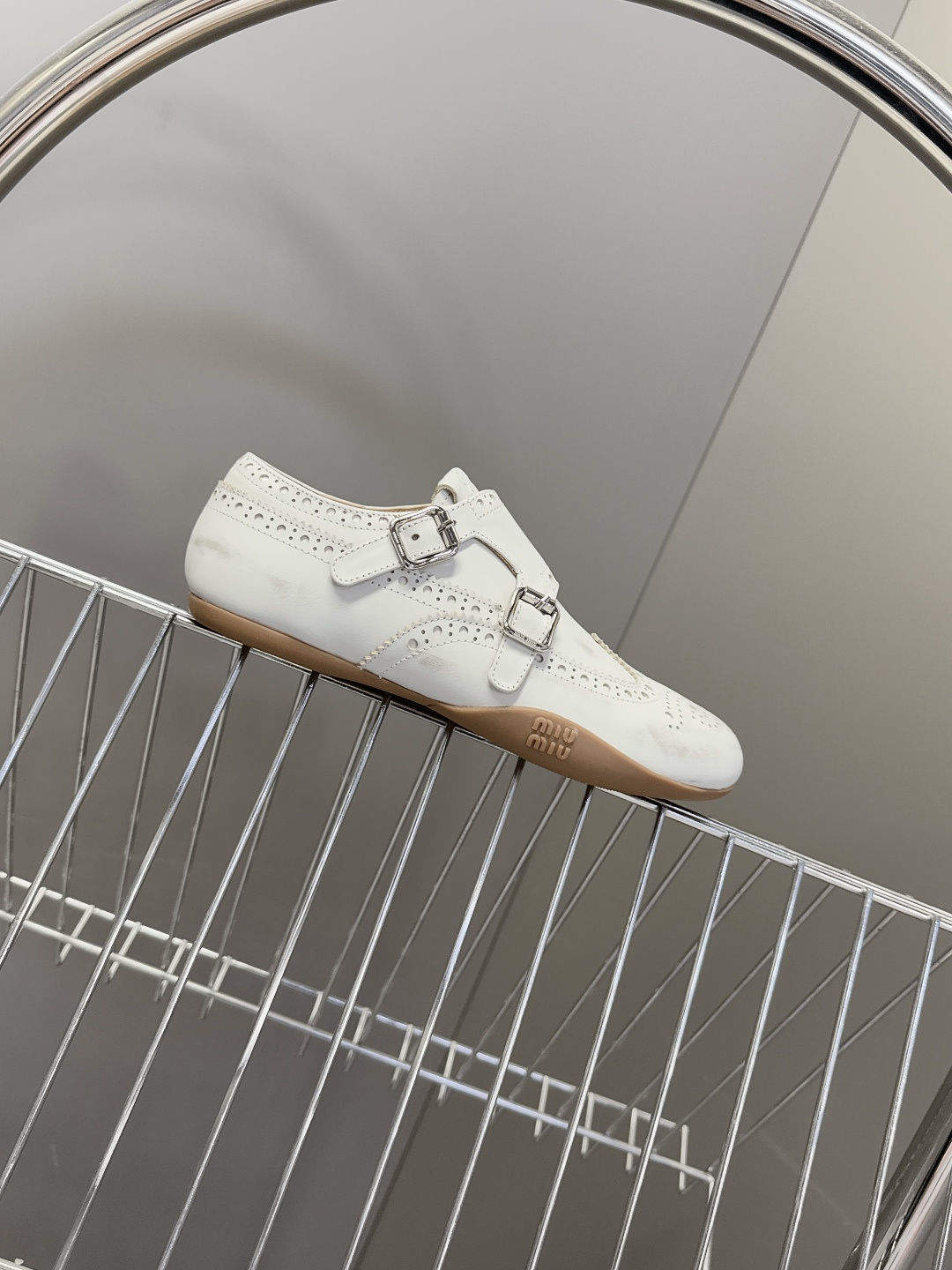MiuMiu缪缪最新走秀款复古休闲鞋 德训鞋官方秀场出镜率最高的单品 超多明星时尚博主种草 miu系穿搭
