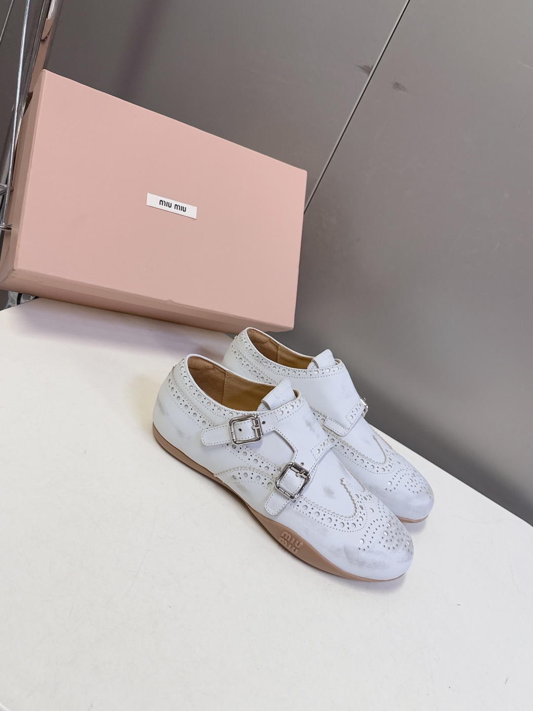MiuMiu缪缪最新走秀款复古休闲鞋 德训鞋官方秀场出镜率最高的单品 超多明星时尚博主种草 miu系穿搭