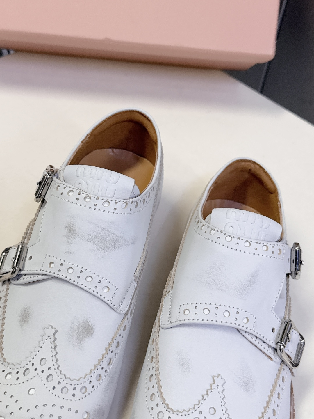 MiuMiu缪缪最新走秀款复古休闲鞋 德训鞋官方秀场出镜率最高的单品 超多明星时尚博主种草 miu系穿搭