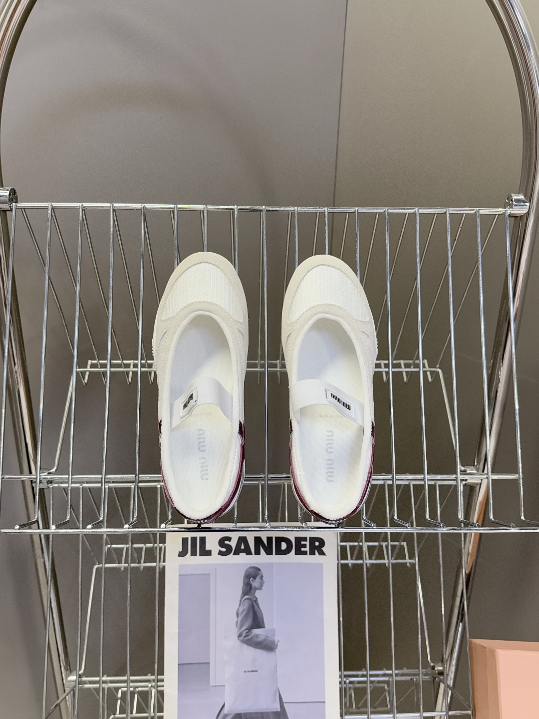 MiuMiu缪缪春夏最新走秀款复古休闲鞋 玛丽珍鞋官方秀场出镜率最高的单品 超多明星时尚博主种草 miu