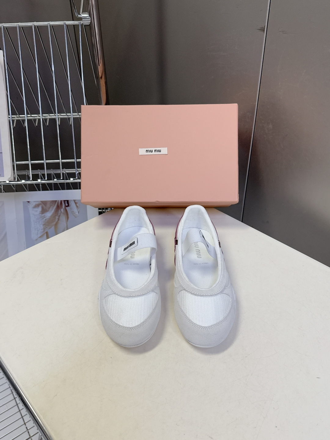 MiuMiu缪缪春夏最新走秀款复古休闲鞋 玛丽珍鞋官方秀场出镜率最高的单品 超多明星时尚博主种草 miu