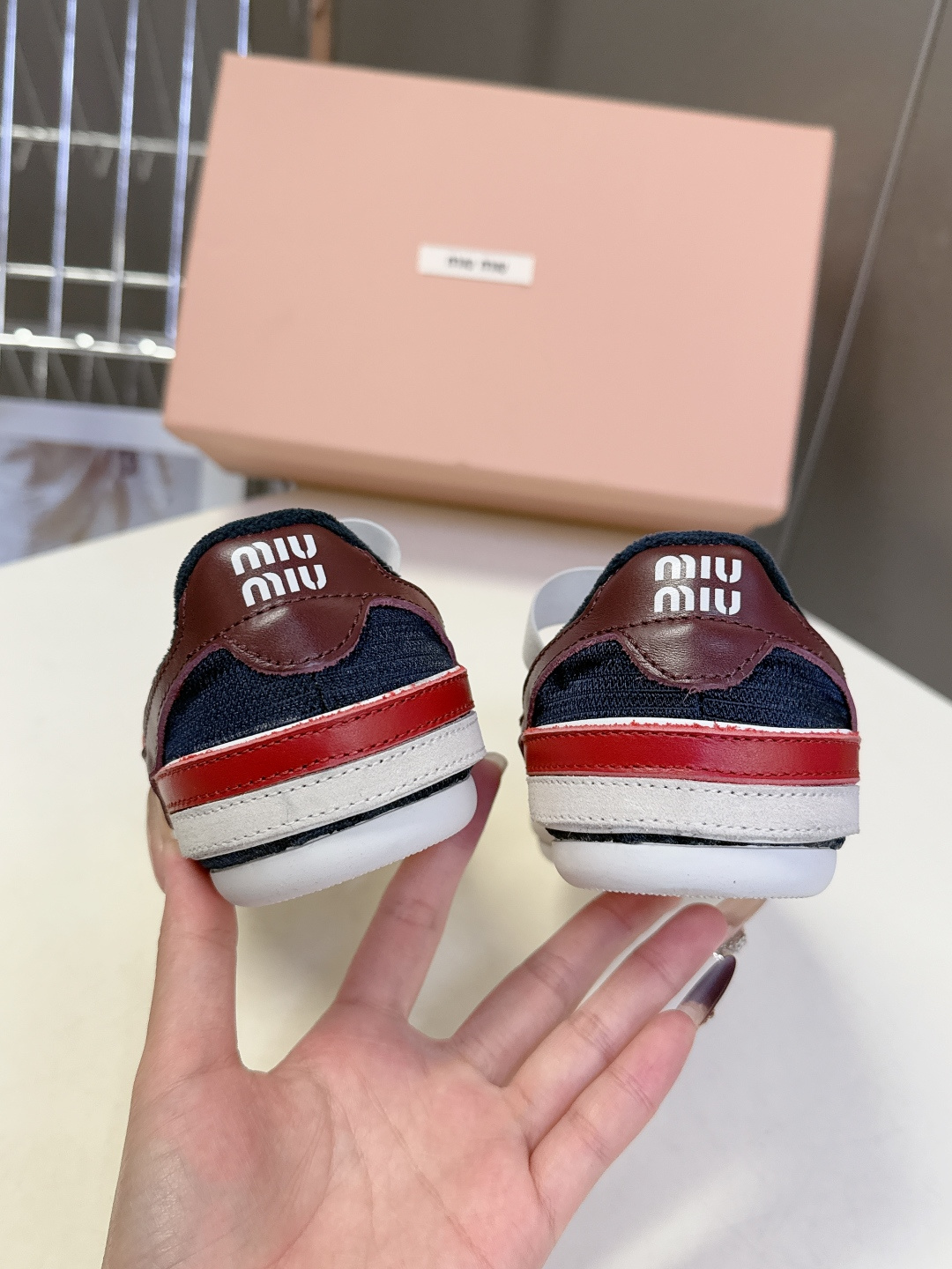 MiuMiu缪缪春夏最新走秀款复古休闲鞋 玛丽珍鞋官方秀场出镜率最高的单品 超多明星时尚博主种草 miu