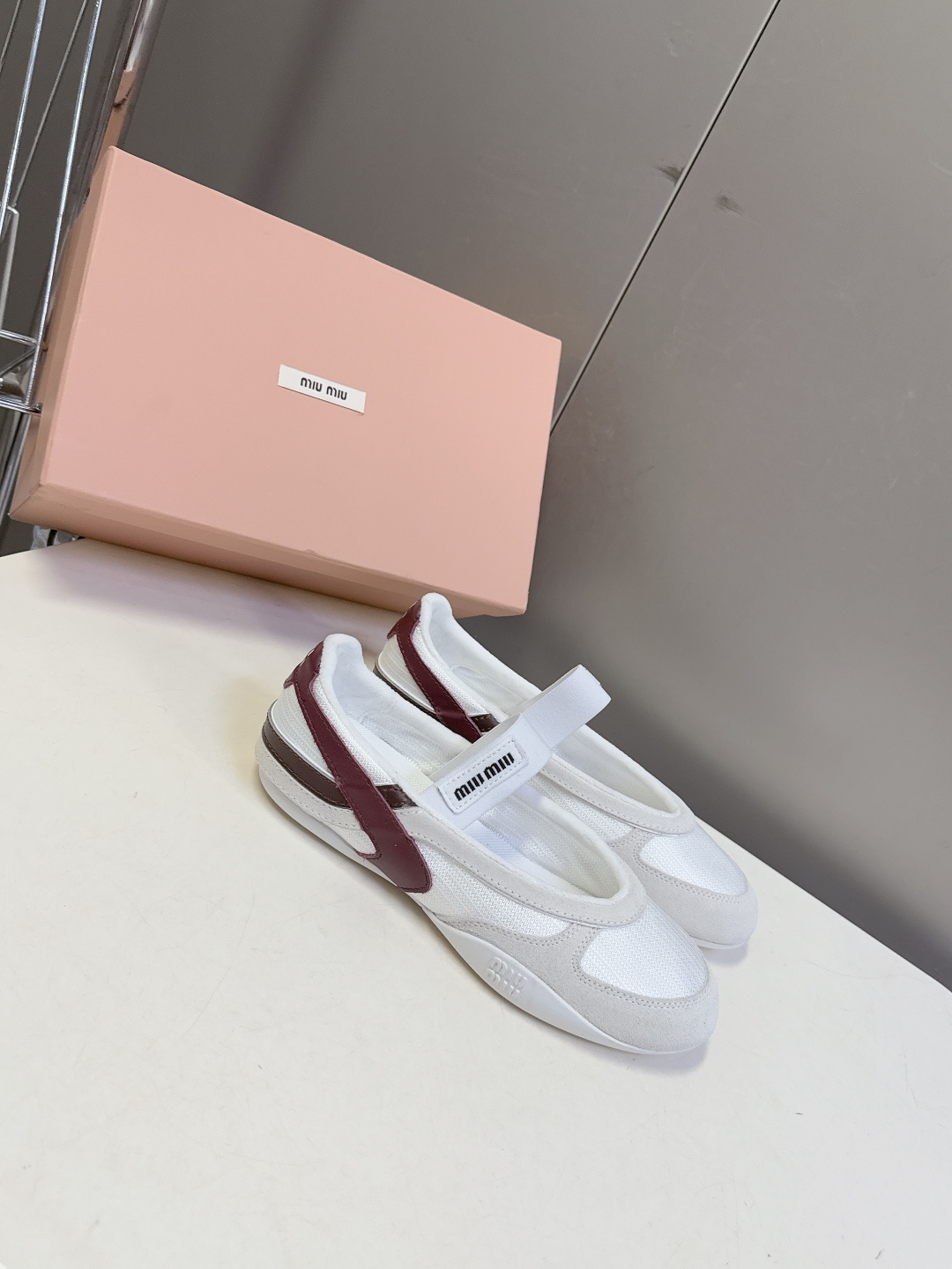 MiuMiu缪缪春夏最新走秀款复古休闲鞋 玛丽珍鞋官方秀场出镜率最高的单品 超多明星时尚博主种草 miu