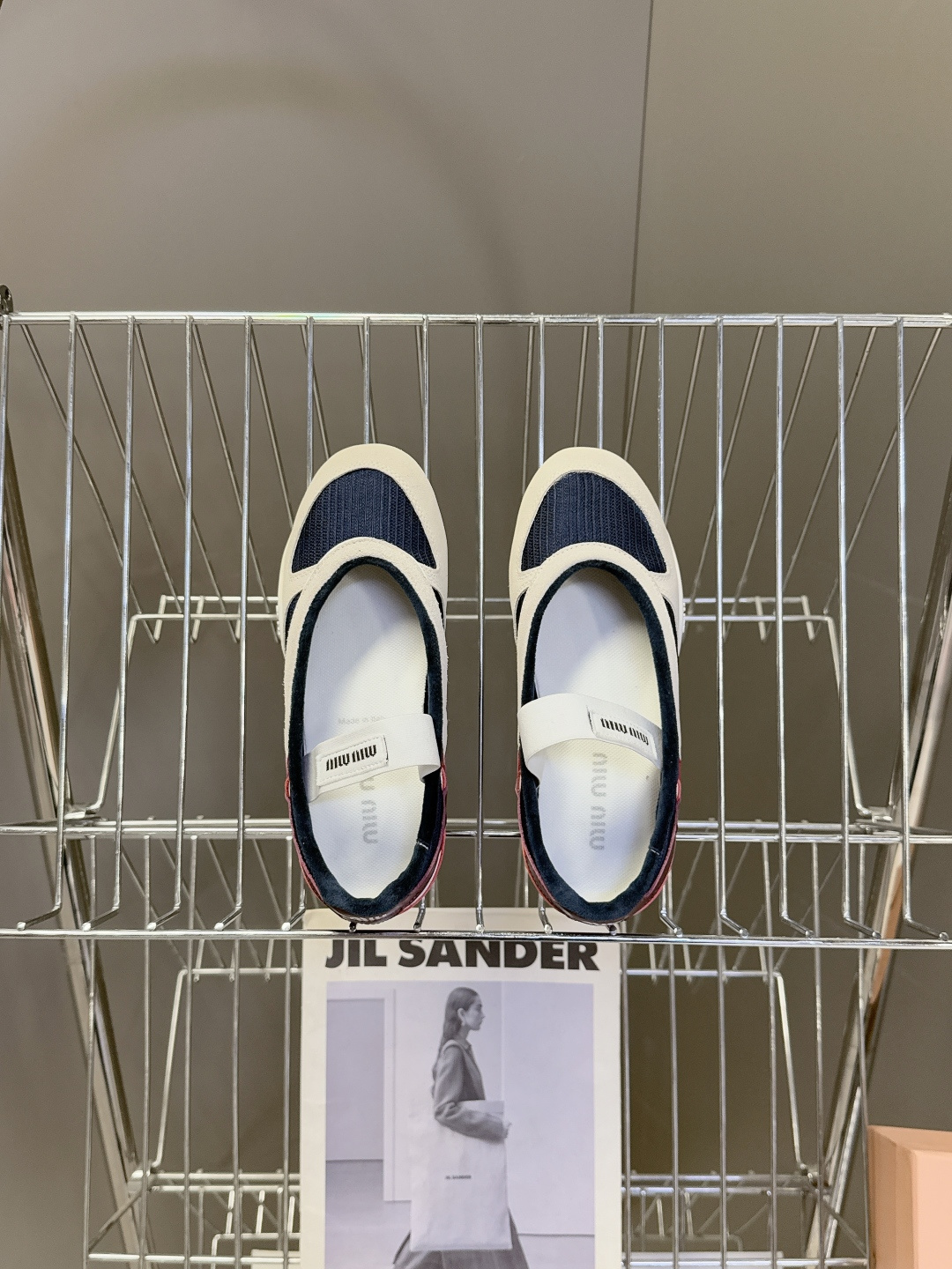 MiuMiu缪缪春夏最新走秀款复古休闲鞋 玛丽珍鞋官方秀场出镜率最高的单品 超多明星时尚博主种草 miu