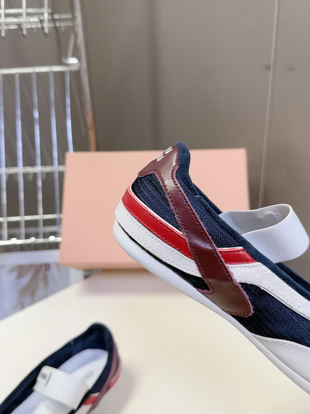 MiuMiu缪缪春夏最新走秀款复古休闲鞋 玛丽珍鞋官方秀场出镜率最高的单品 超多明星时尚博主种草 miu