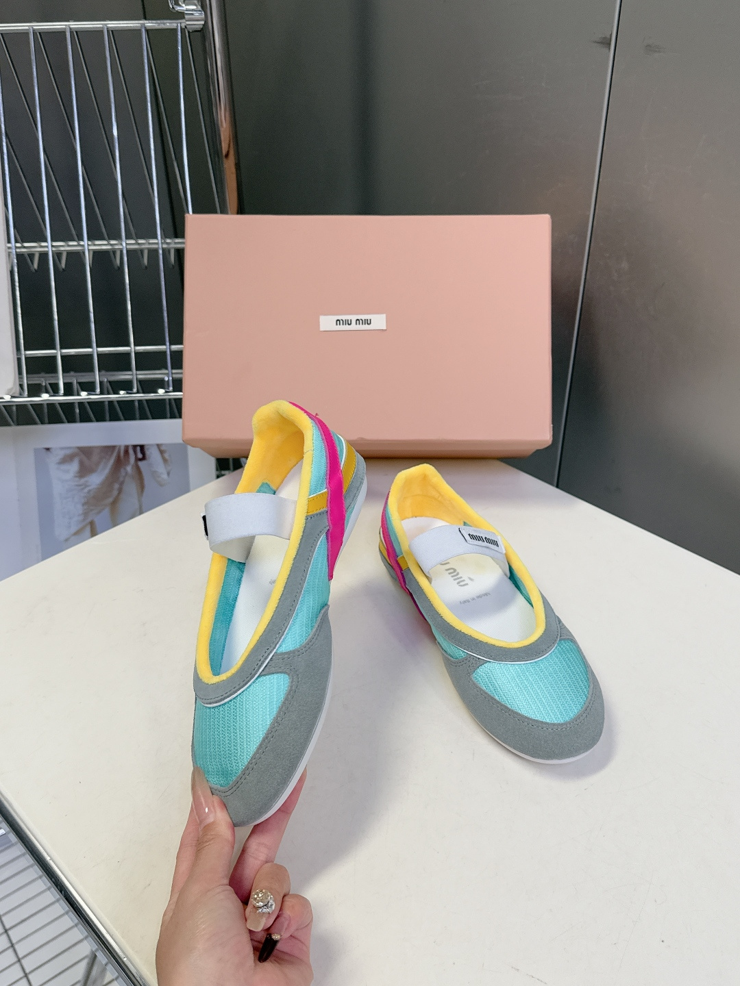 MiuMiu缪缪春夏最新走秀款复古休闲鞋 玛丽珍鞋官方秀场出镜率最高的单品 超多明星时尚博主种草 miu