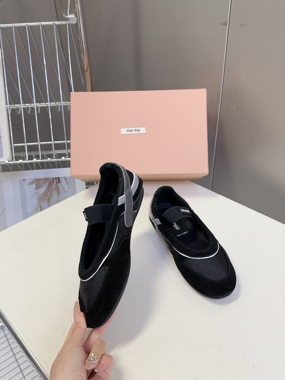 MiuMiu缪缪春夏最新走秀款复古休闲鞋 玛丽珍鞋官方秀场出镜率最高的单品 超多明星时尚博主种草 miu