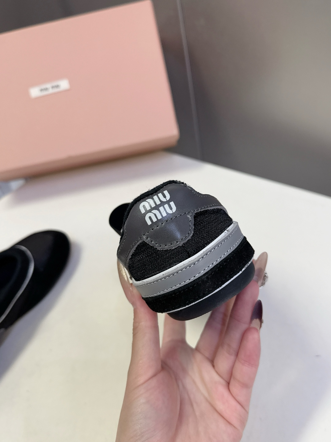 MiuMiu缪缪春夏最新走秀款复古休闲鞋 玛丽珍鞋官方秀场出镜率最高的单品 超多明星时尚博主种草 miu